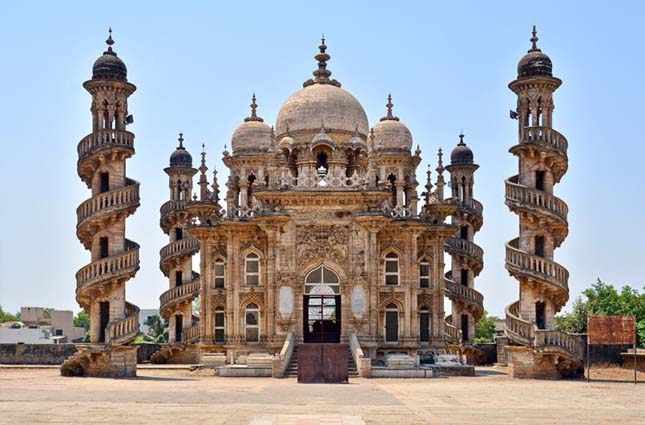 tourist place in Gujrat